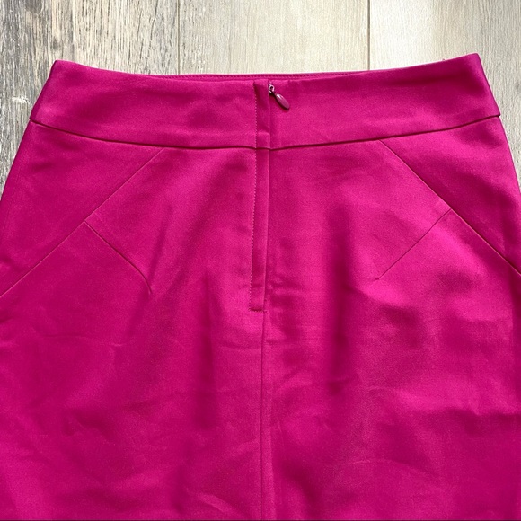 3/$30 😍 H&M Size XS Hot Pink Fuschia 19” Pencil Skirt ft. Concealed Back Zip - Picture 5 of 8
